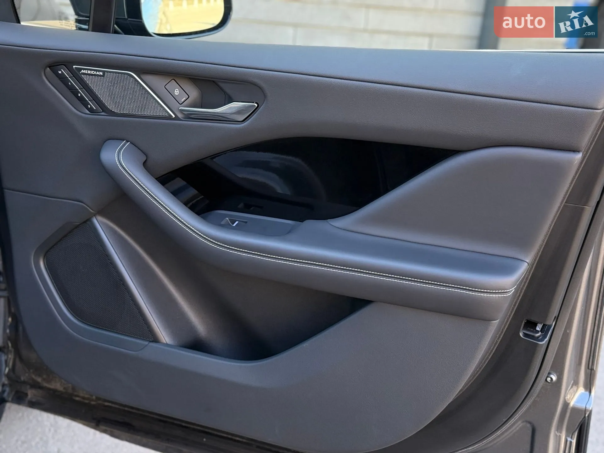 2019 Jaguar I-Pace - мініатюра 31