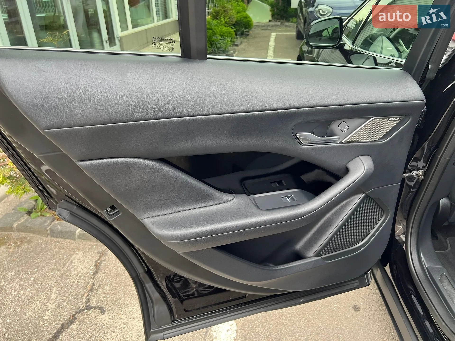 2019 Jaguar I-Pace - мініатюра 33