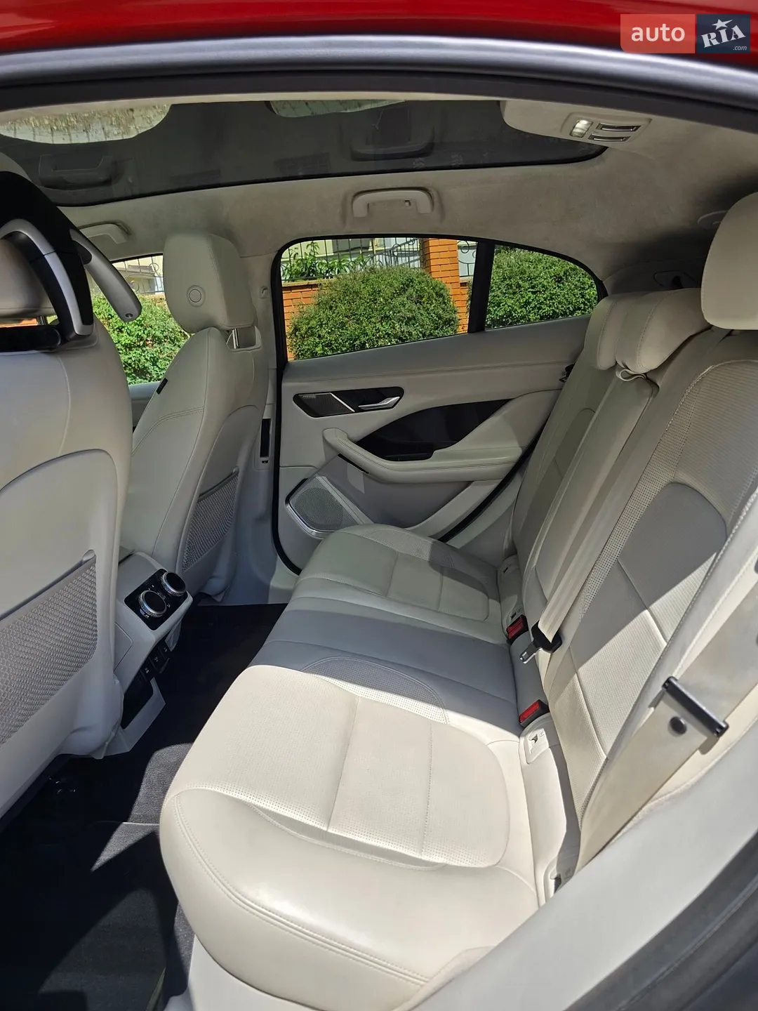 2019 Jaguar I-Pace - мініатюра 12