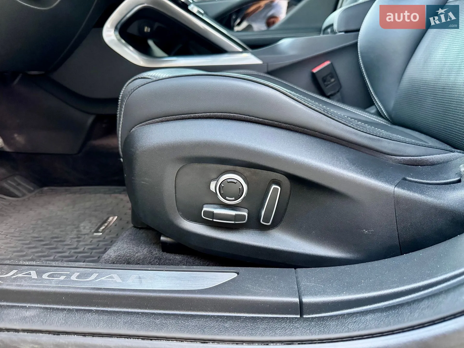 2019 Jaguar I-Pace - мініатюра 28