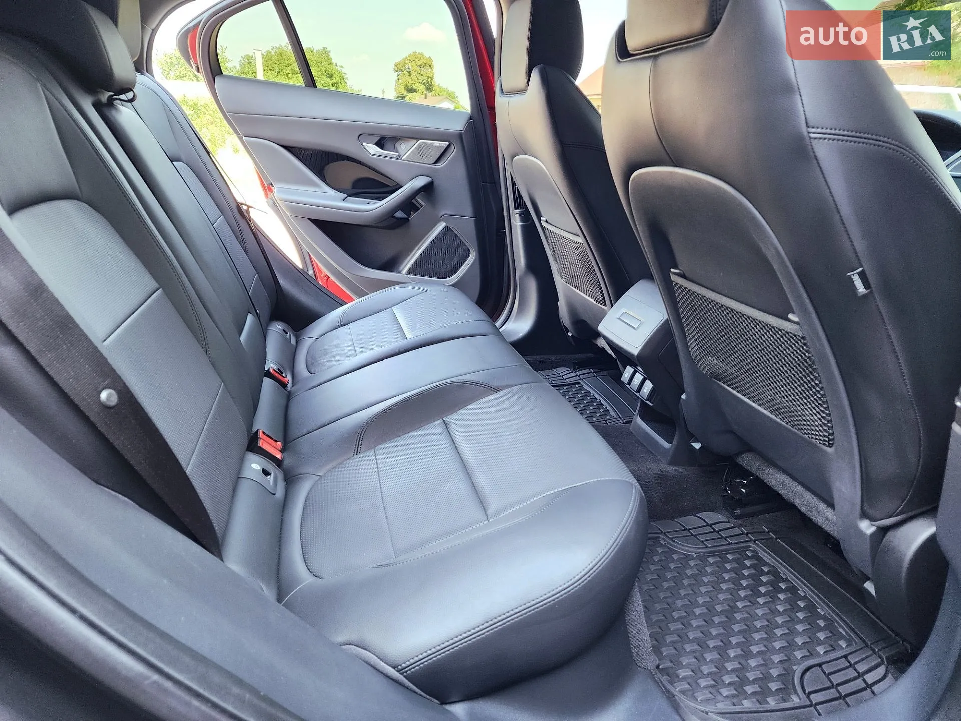 2019 Jaguar I-Pace - мініатюра 11