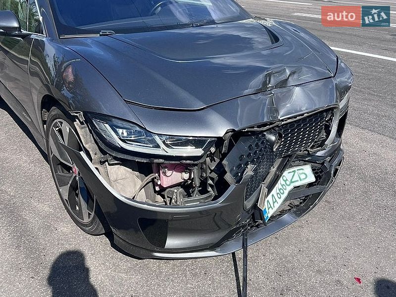 Jaguar I-Pace, photos from the listing