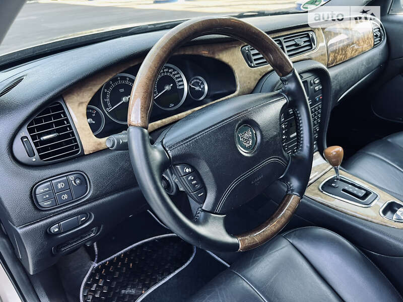 Седан Jaguar S-Type 2005 в Дніпрі