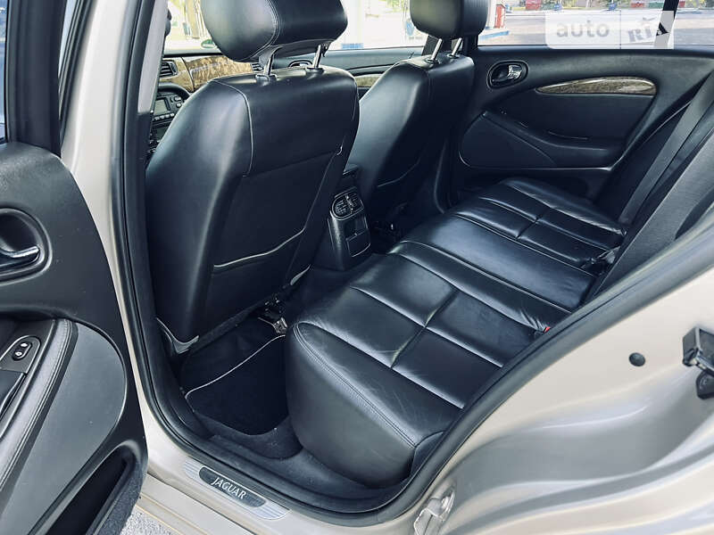 Седан Jaguar S-Type 2005 в Дніпрі