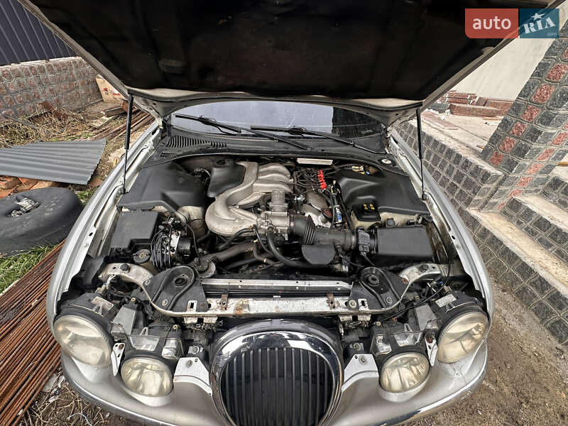 Седан Jaguar S-Type 2001 в Первомайську