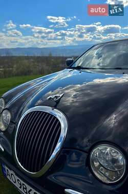 Седан Jaguar S-Type 2000 в 
