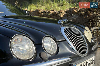 Седан Jaguar S-Type 2000 в 