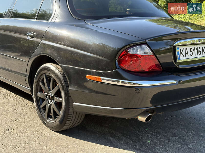 Седан Jaguar S-Type 2000 в Киеве