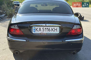Седан Jaguar S-Type 2000 в 