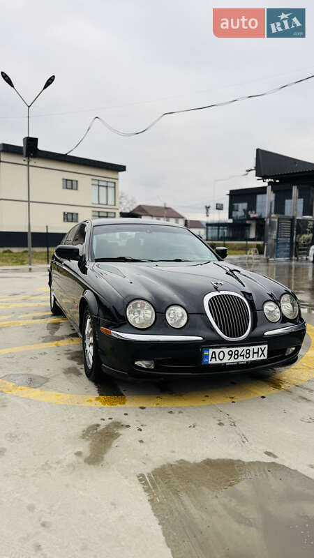 Седан Jaguar S-Type 2000 в Солотвине