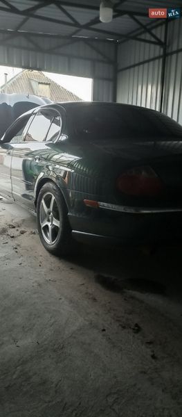 Седан Jaguar S-Type 2000 в Лубнах