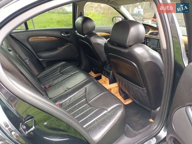 Седан Jaguar X-Type 2001 в Одесі