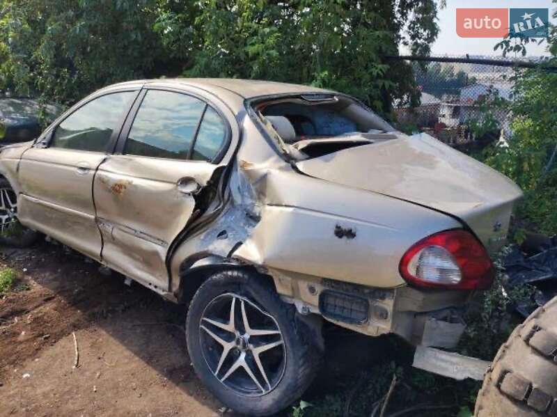 Седан Jaguar X-Type 2004 в Киеве