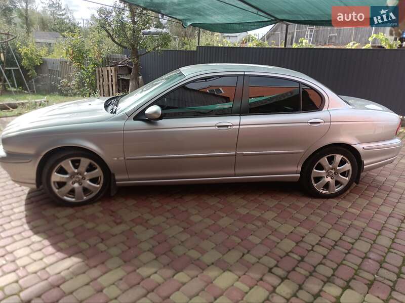 Седан Jaguar X-Type 2005 в Іванкові