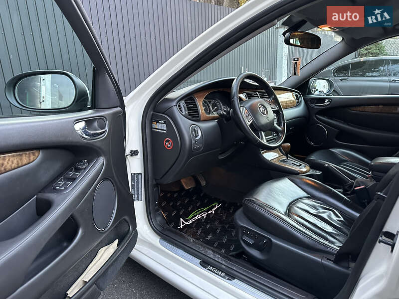 Jaguar X-Type 2008 SAJAE51S98YJ37651 - history of car sales