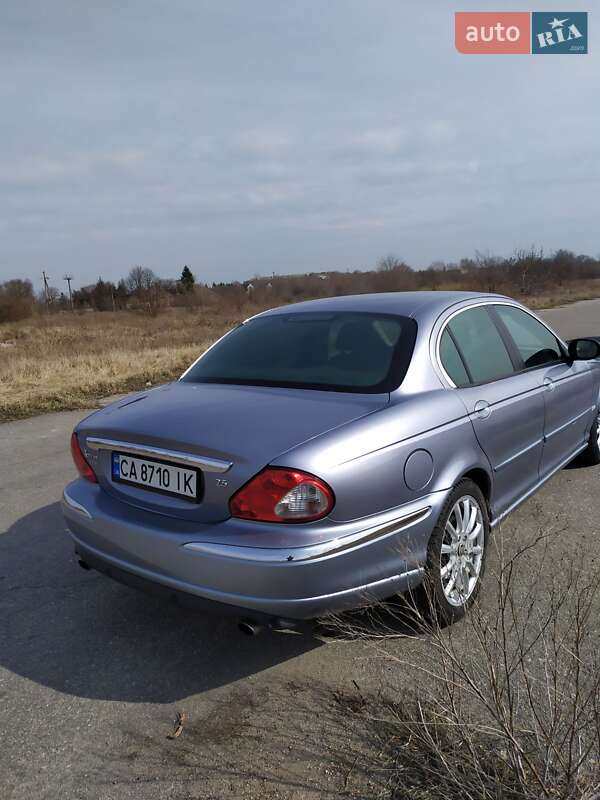 Седан Jaguar X-Type 2006 в Мироновке