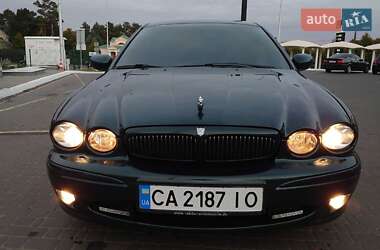 Седан Jaguar X-Type 2002 в Умані