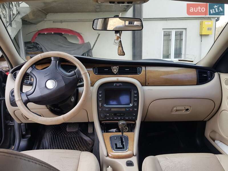 Седан Jaguar X-Type 2002 в Львове