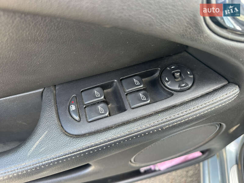 Седан Jaguar X-Type 2004 в Киеве