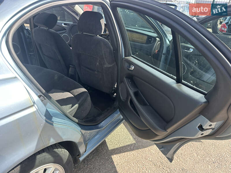 Седан Jaguar X-Type 2004 в Киеве