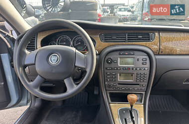 Седан Jaguar X-Type 2004 в 