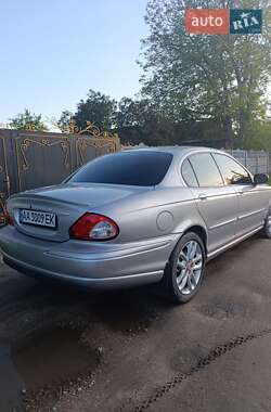 Седан Jaguar X-Type 2004 в 