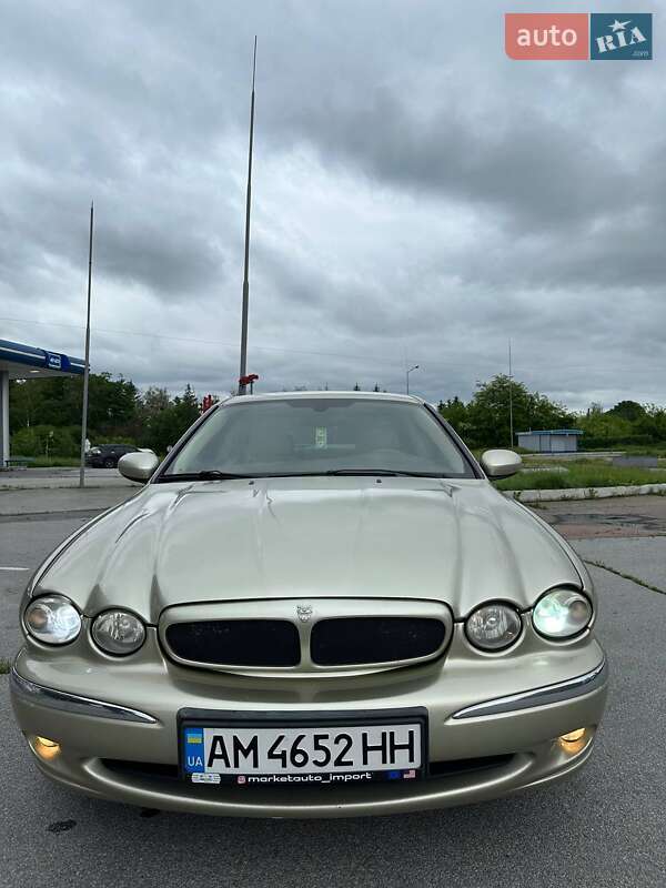 Седан Jaguar X-Type 2006 в 