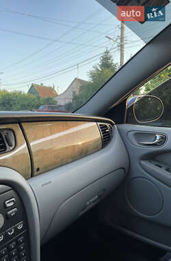 Седан Jaguar X-Type 2002 в 