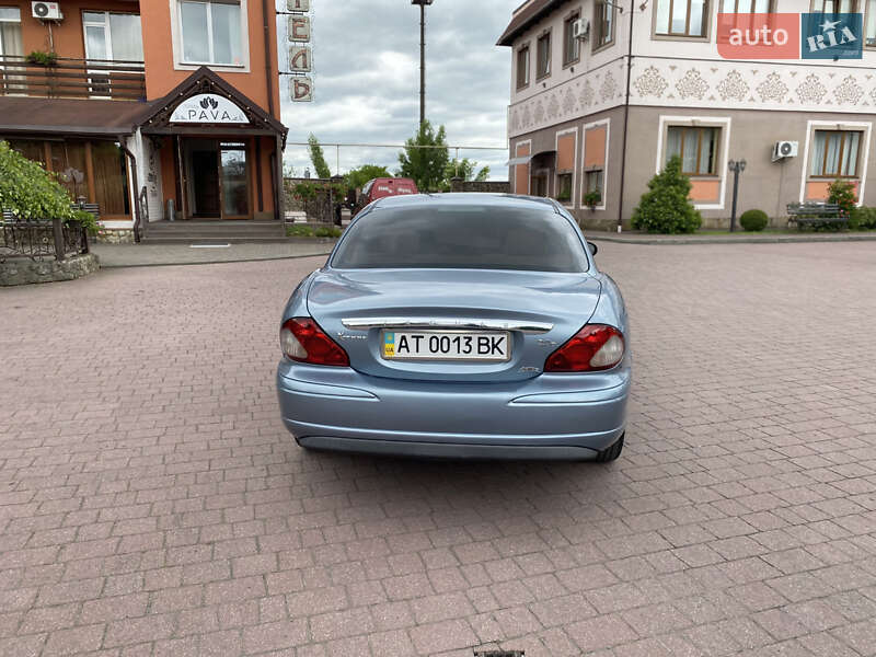 Седан Jaguar X-Type 2004 в Львове