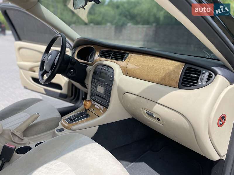 Седан Jaguar X-Type 2006 в Підволочиську