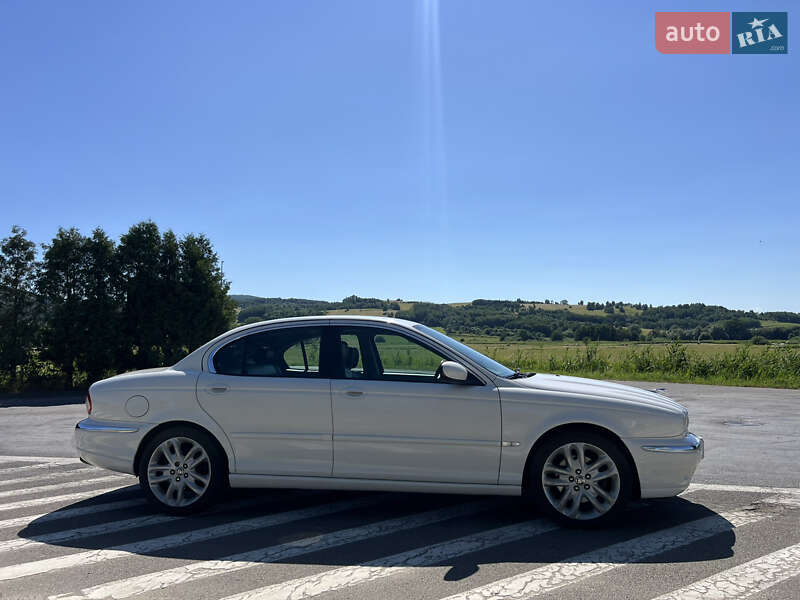 Седан Jaguar X-Type 2007 в Львові