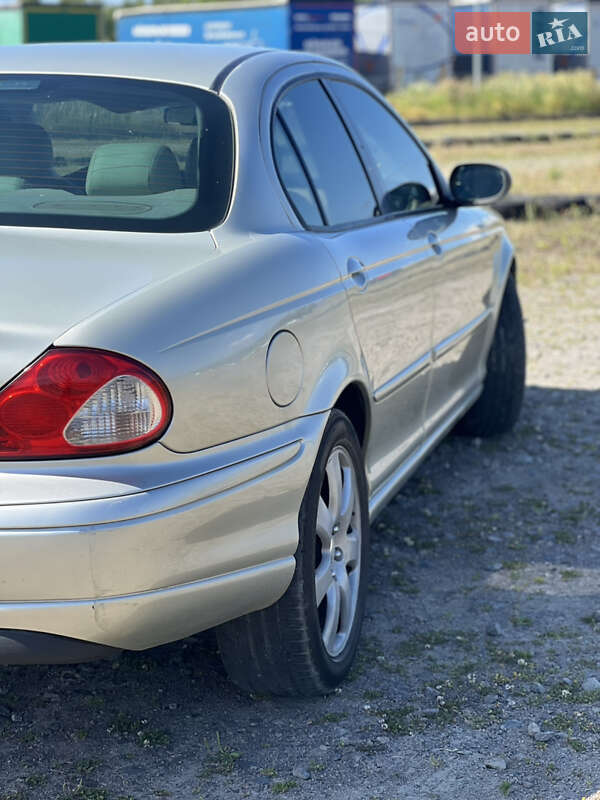 Седан Jaguar X-Type 2006 в Львові