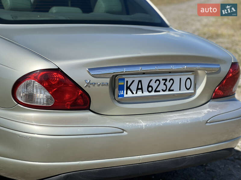 Седан Jaguar X-Type 2006 в Львові