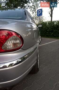 Седан Jaguar X-Type 2001 в 