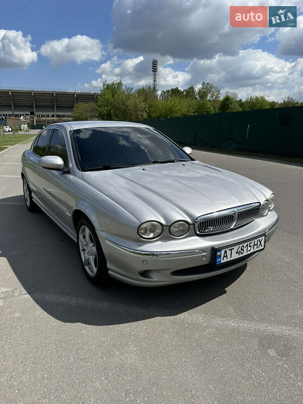 Седан Jaguar X-Type 2004 в 