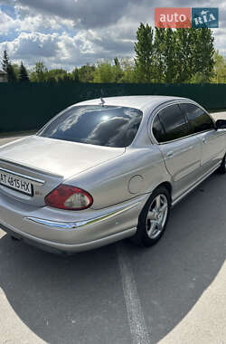 Седан Jaguar X-Type 2004 в 