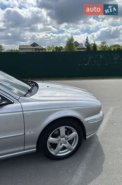 Седан Jaguar X-Type 2004 в 