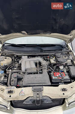 Седан Jaguar X-Type 2009 в 
