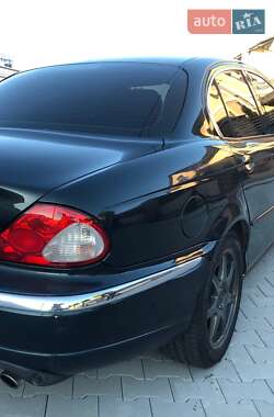 Седан Jaguar X-Type 2001 в 