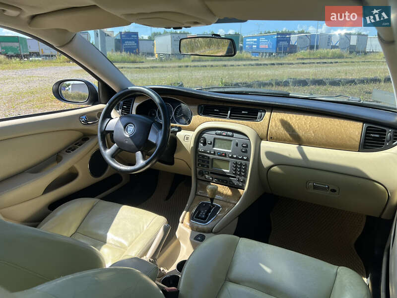 Седан Jaguar X-Type 2006 в Львове