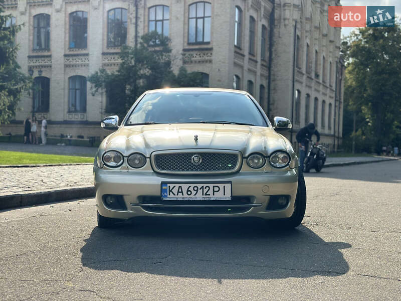 Седан Jaguar X-Type 2009 в Киеве