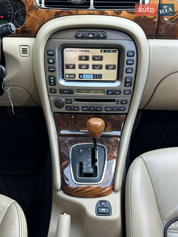 Седан Jaguar X-Type 2009 в Киеве