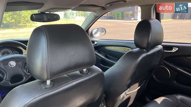 Седан Jaguar X-Type 2001 в Николаеве