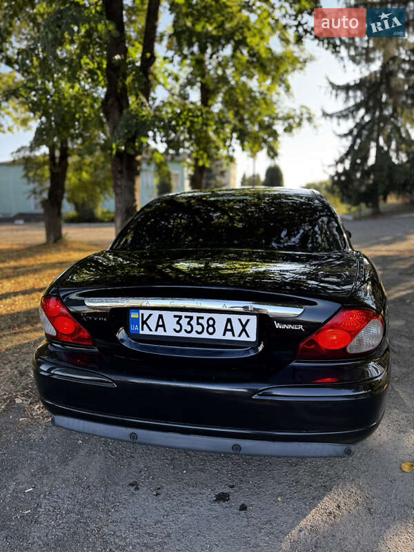 Седан Jaguar X-Type 2006 в Бучаче