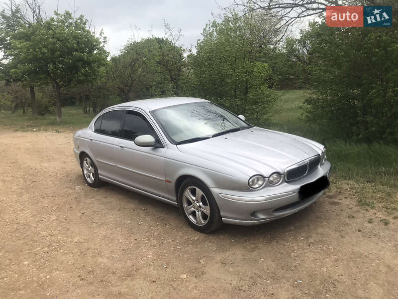 Седан Jaguar X-Type 2001 в 