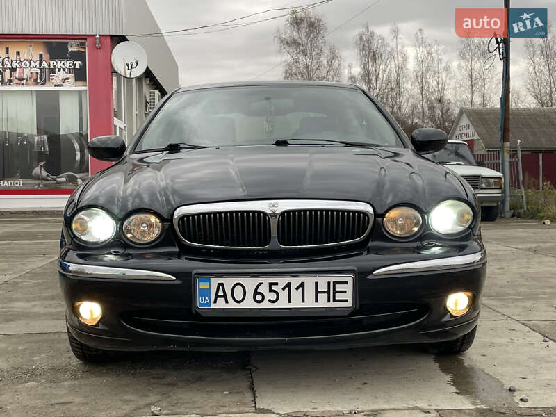 Седан Jaguar X-Type 2001 в Солотвине