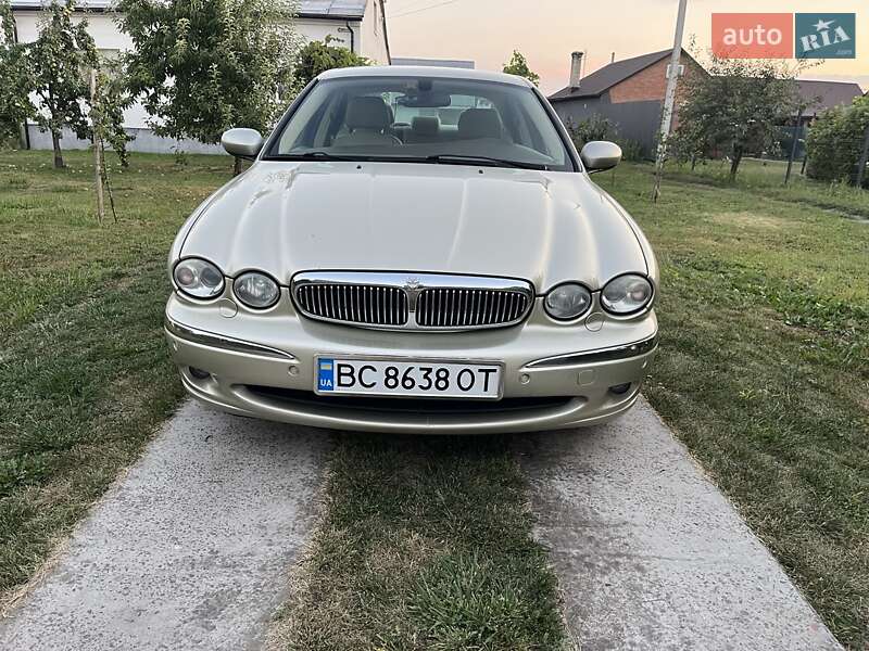 Седан Jaguar X-Type 2007 в Радехові