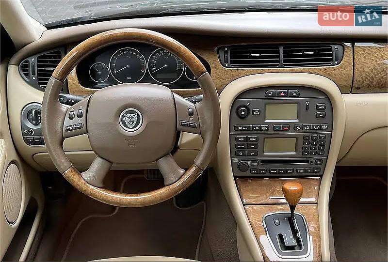 Седан Jaguar X-Type 2006 в Смеле