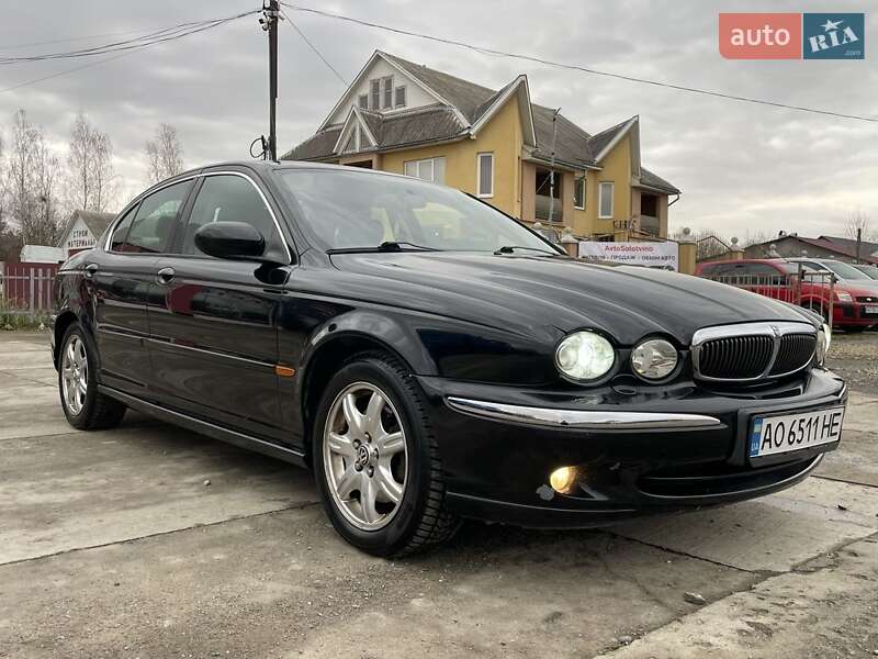 Седан Jaguar X-Type 2001 в Тячеве