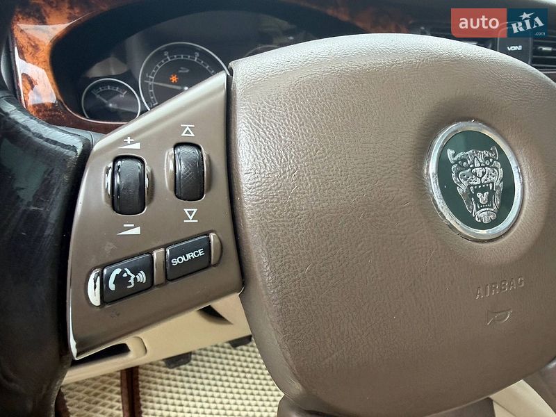 Седан Jaguar X-Type 2005 в Киеве